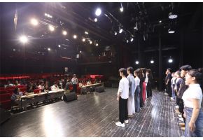 美女艹逼视频不卡免费高三年级表演专业举行阶段考试